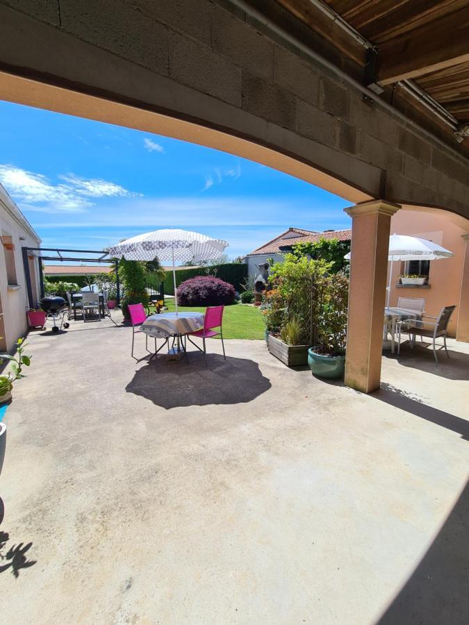 2 logements séparés indépendants jusqu'à 5 personnes, piscine chauffée à 3 min du Puy du Fou Les Epesses Les Épesses Exterior foto