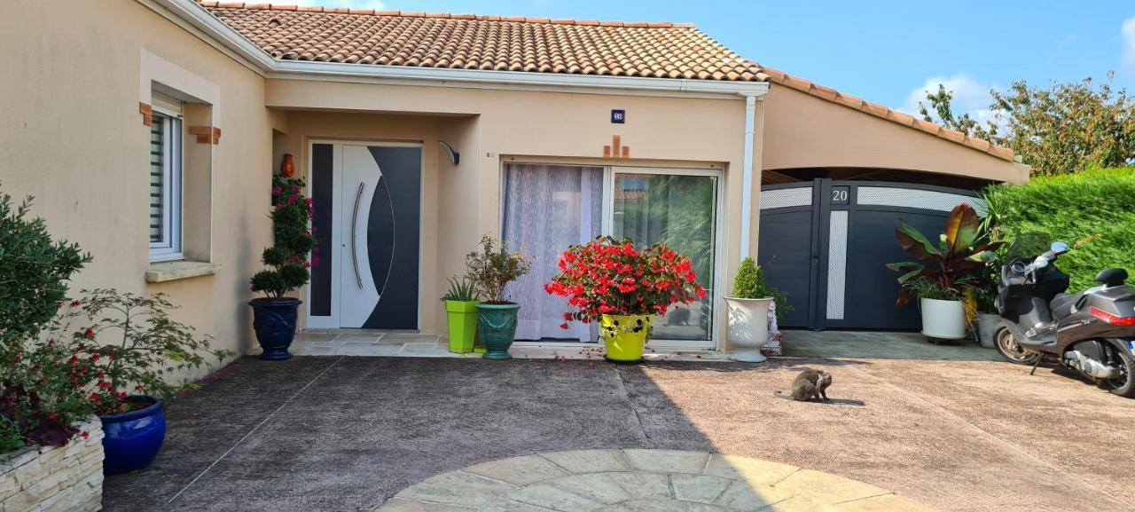 2 logements séparés indépendants jusqu'à 5 personnes, piscine chauffée à 3 min du Puy du Fou Les Epesses Les Épesses Exterior foto