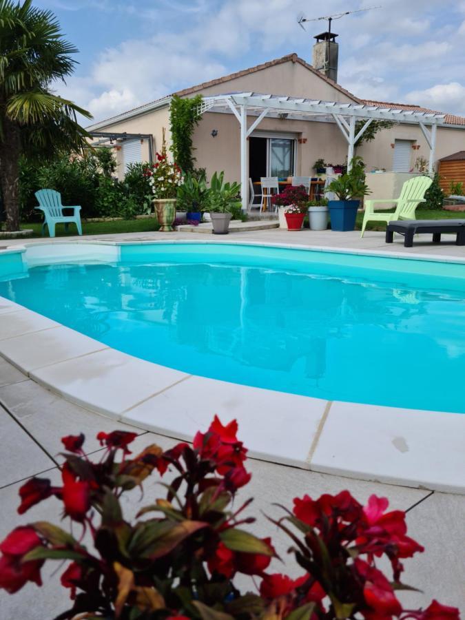 2 logements séparés indépendants jusqu'à 5 personnes, piscine chauffée à 3 min du Puy du Fou Les Epesses Les Épesses Exterior foto