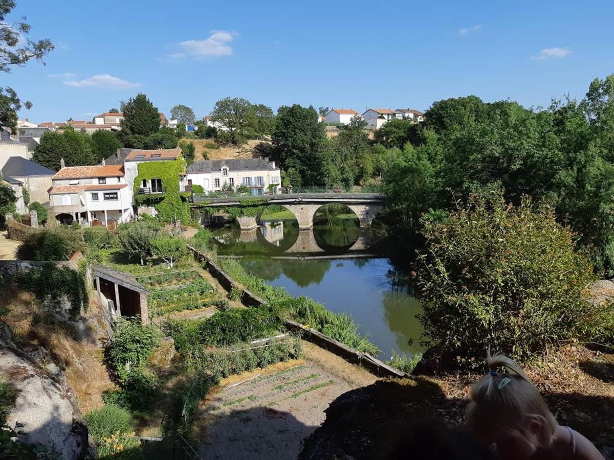 2 logements séparés indépendants jusqu'à 5 personnes, piscine chauffée à 3 min du Puy du Fou Les Epesses Les Épesses Exterior foto