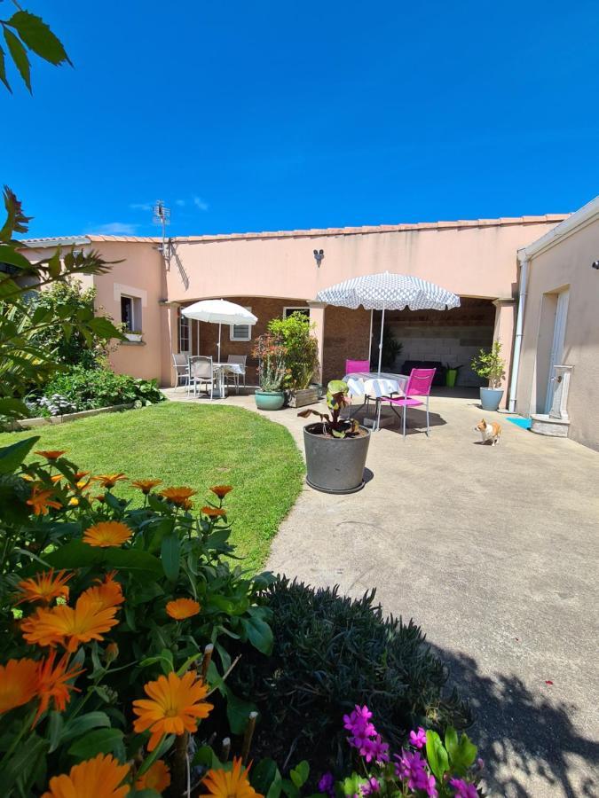 2 logements séparés indépendants jusqu'à 5 personnes, piscine chauffée à 3 min du Puy du Fou Les Epesses Les Épesses Exterior foto