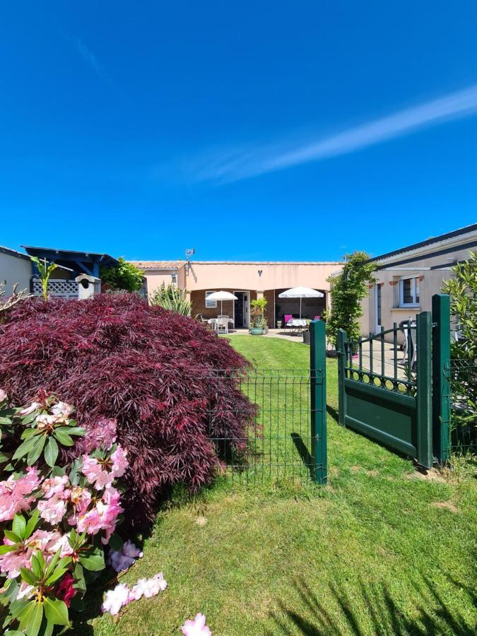 2 logements séparés indépendants jusqu'à 5 personnes, piscine chauffée à 3 min du Puy du Fou Les Epesses Les Épesses Exterior foto